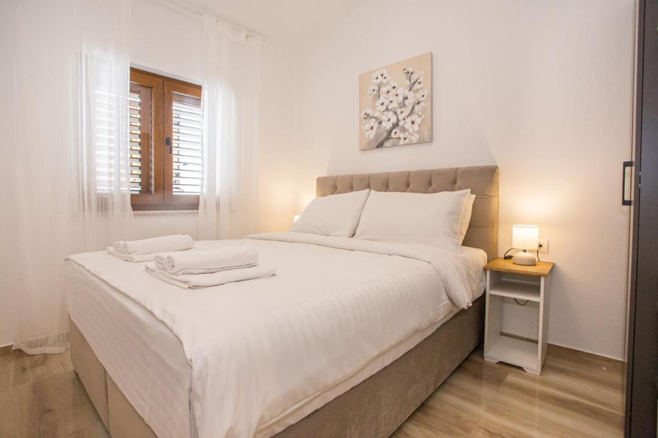 Camellia Holiday home *